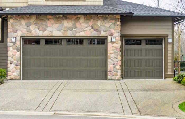 When to Consider a Garage Door Hinge Repair RJ Garage Door Service